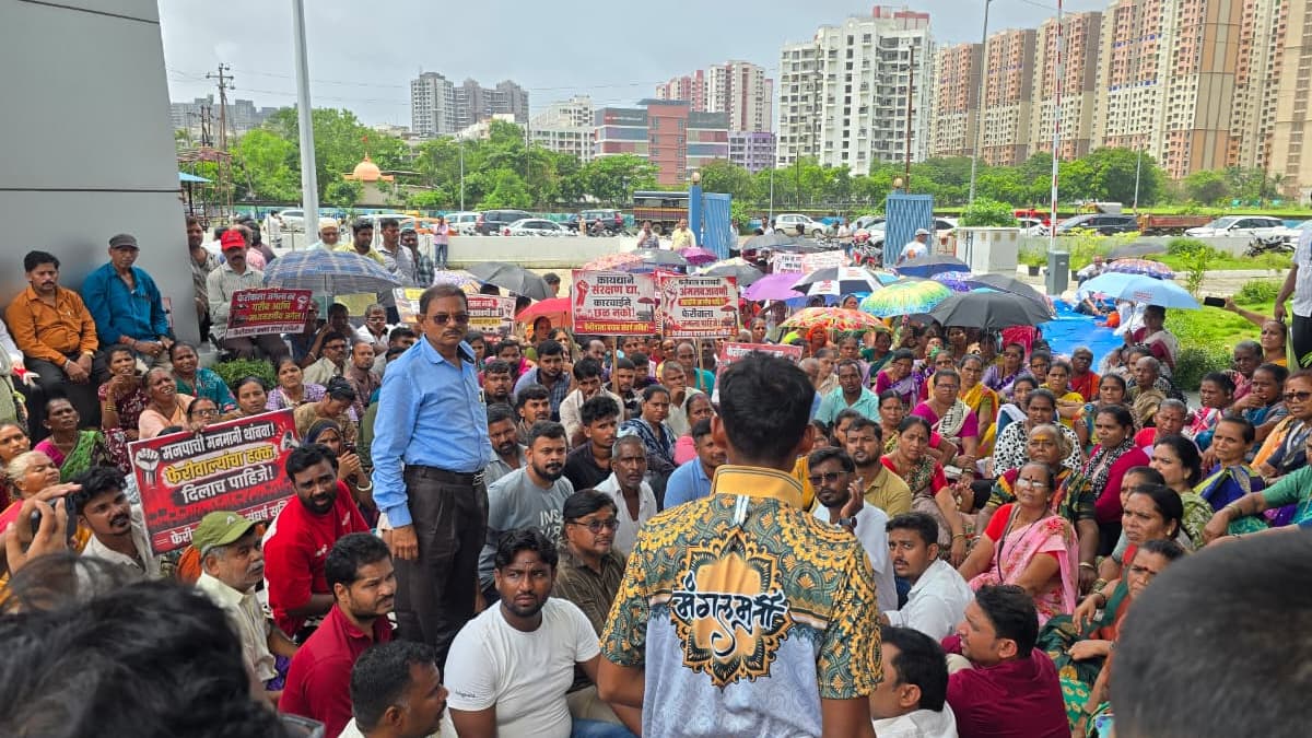 Protest by Hawkers Continues:वसई-विरार महापालिका मुख्यालयासमोर फेरीवाल्यांचा सलग दुसऱ्या दिवशीही ठिय्या