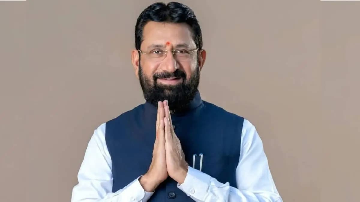 Political Turmoil in North Maharashtra: भाजपचे विजय चौधरी अटकेत