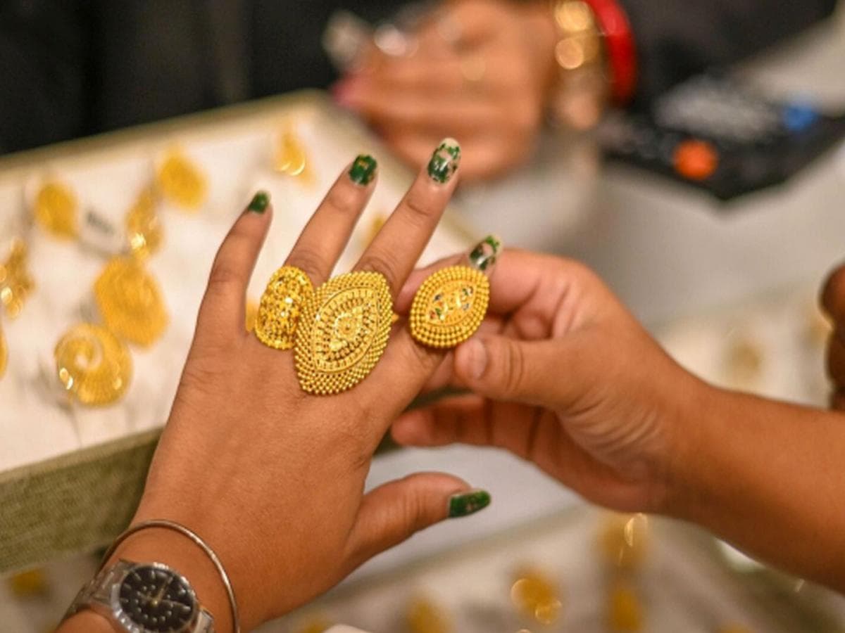 Gold Silver Rate Today: सोन्या-चांदीच्या किमतीत मोठी तेजी, पटापट चेक करा २२K-२४K गोल्डचा लेटेस्ट दर
