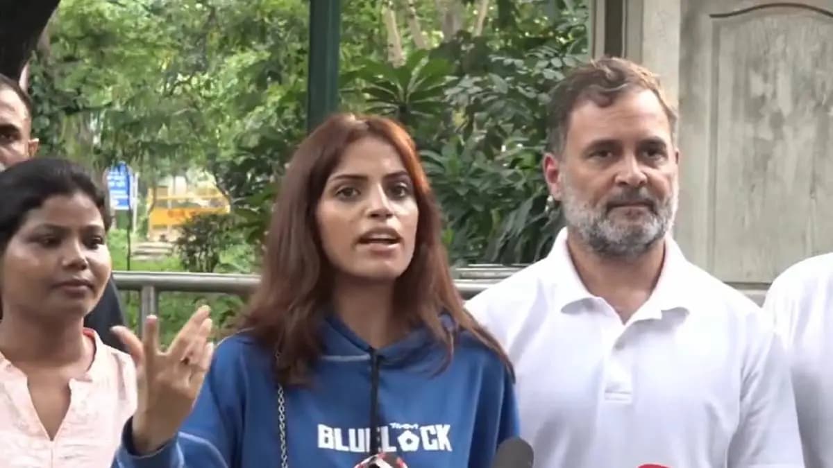 Protests in Mumbai:रिया अहिरने मांडली आपली व्यथा