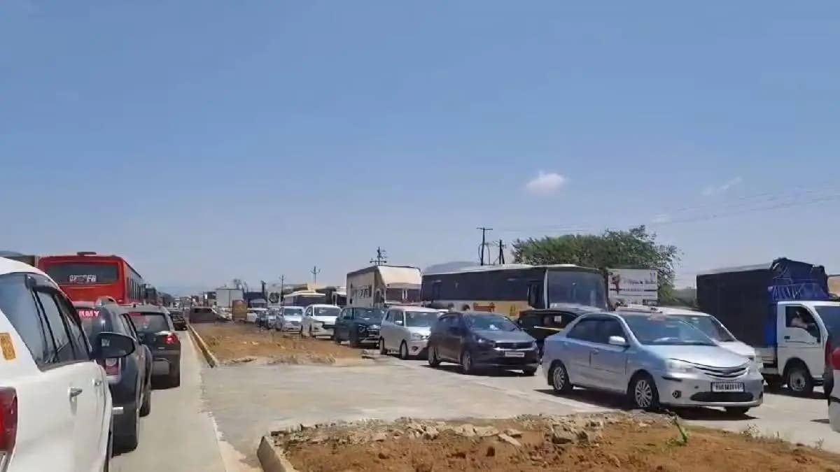 Toll Criteria Under Scrutiny:कोकणवासीयांच्या खिशाला दुहेरी कात्री