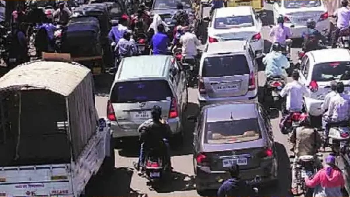 Traffic Congestion in Hinjawadi IT Park:हिंजवडी आयटी पार्कमध्ये वाहतूक कोंडीचा प्रश्न गंभीर बनला आहे