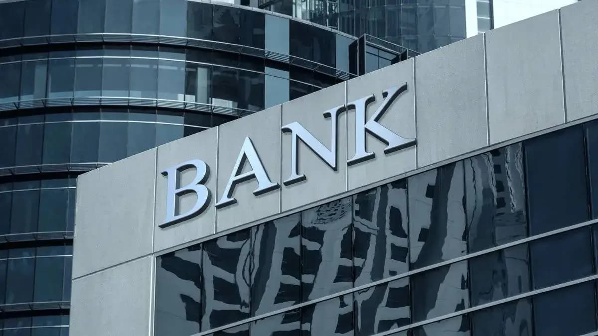 Banking Sector Controversy:मोदी सरकारच्या निर्णयामुळे बँकिंग क्षेत्रात वाद निर्माण