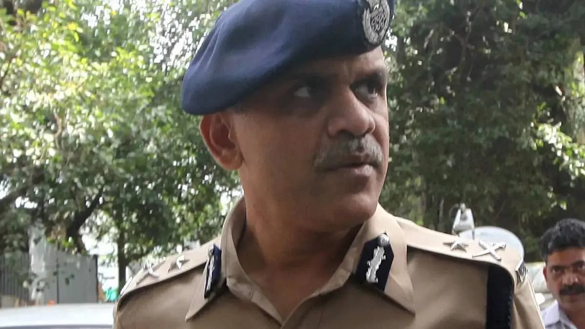 Police Chief Meeting:महासंचालकांची भेट घेणारे मुंडे आणि घुले परिवाराचे सदस्य