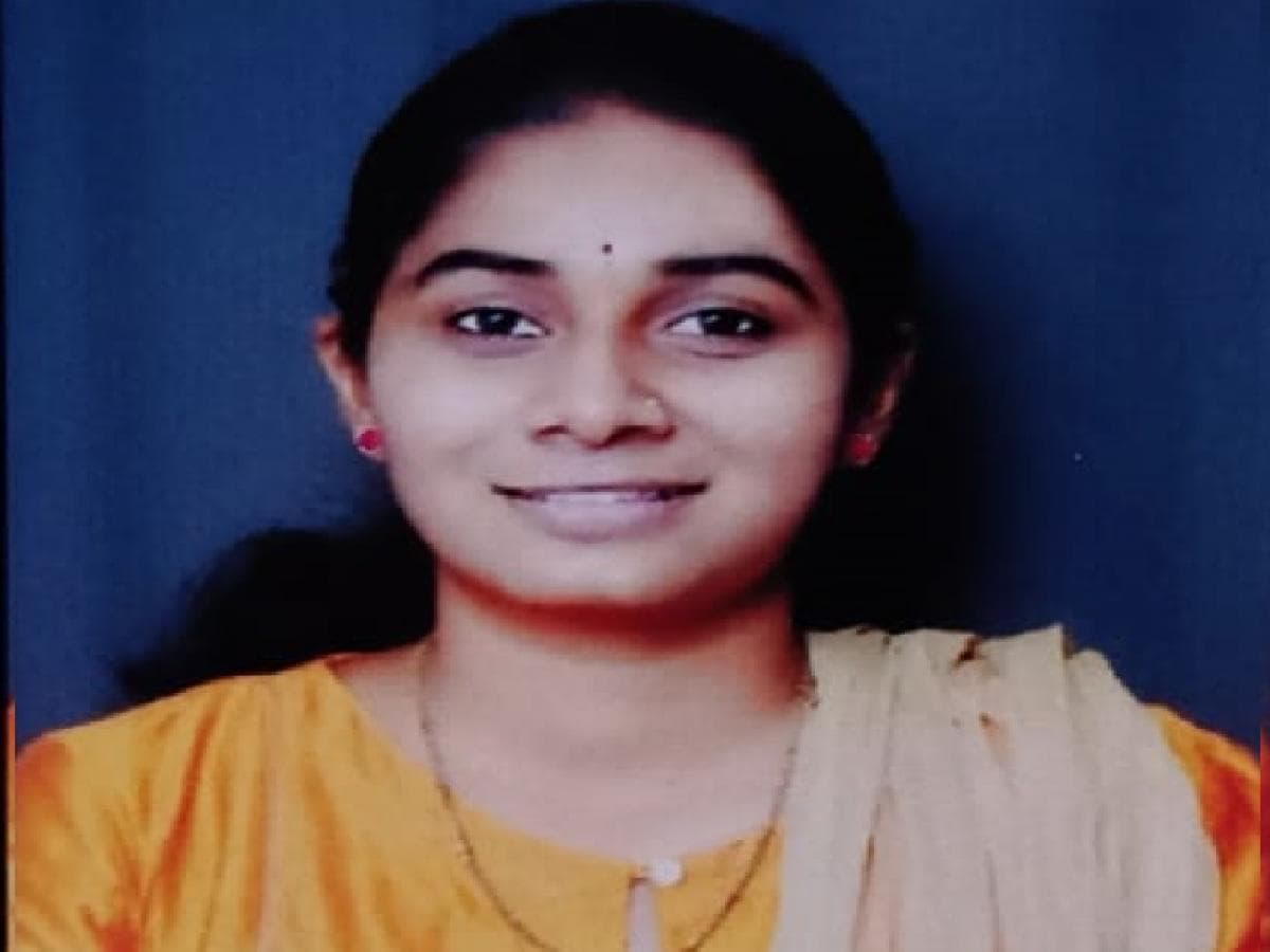 Essay Competition Success:कोल्हापूरच्या सलोनी मेस्त्री हिचा निबंध टॉप तीनमध्ये