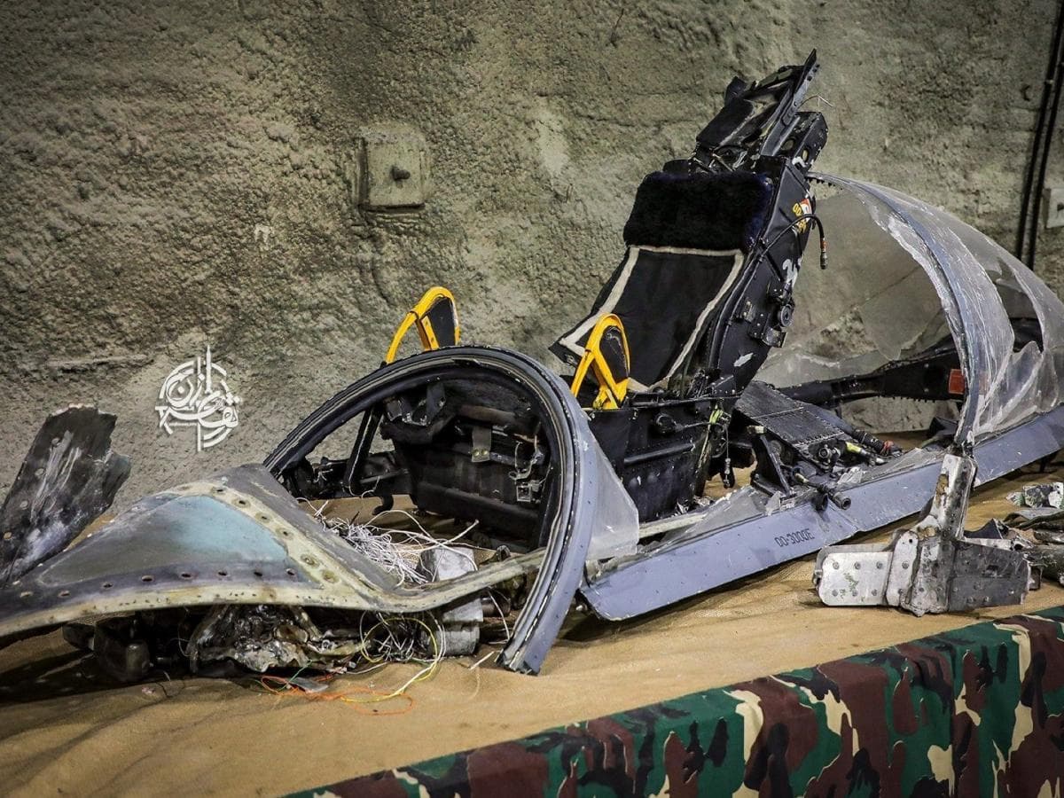 US Fighter Jet Debris:इराणने युद्धात पाडलेल्या विमानांचे प्रदर्शन केले