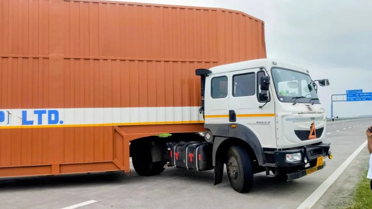 Truck Driver Penalized:समृद्धी महामार्गावर ट्रक आडवा लावणाऱ्या ट्रकचालकावर अखेर कारवाई