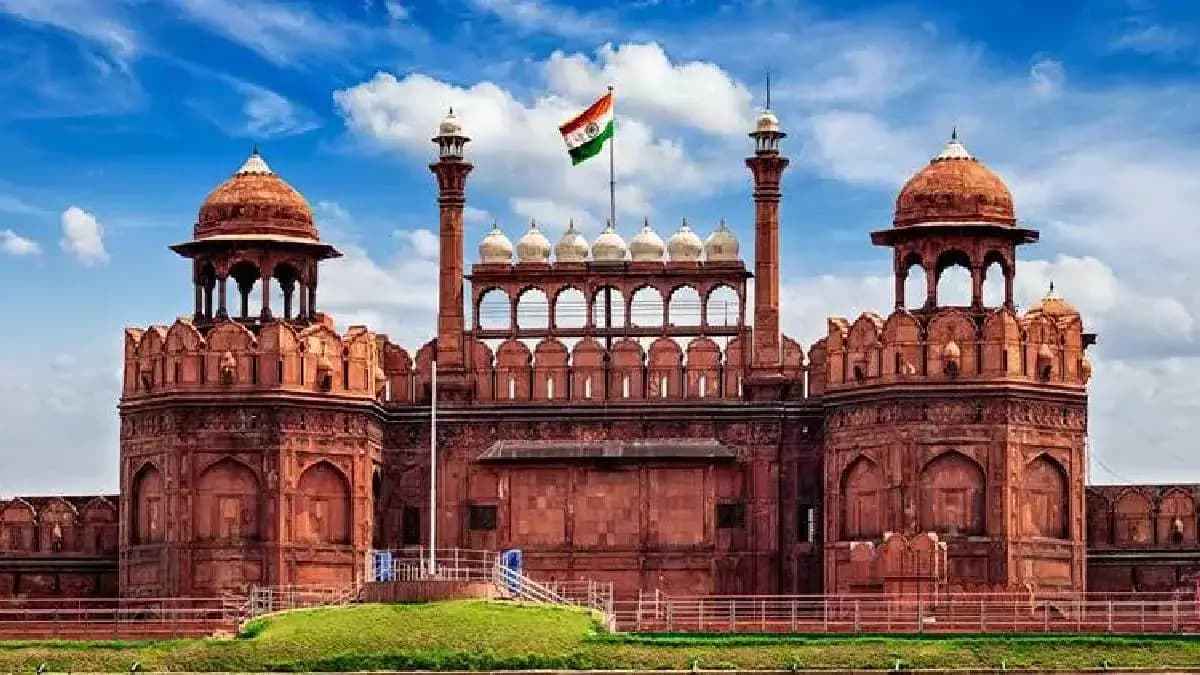 Independence Day at Red Fort: स्वातंत्र्यदिनी लाल किल्ल्यावर इतिहास घडणार; पहिल्यांदाच गायलं जाणार पूर्ण 'वंदे मातरम'!