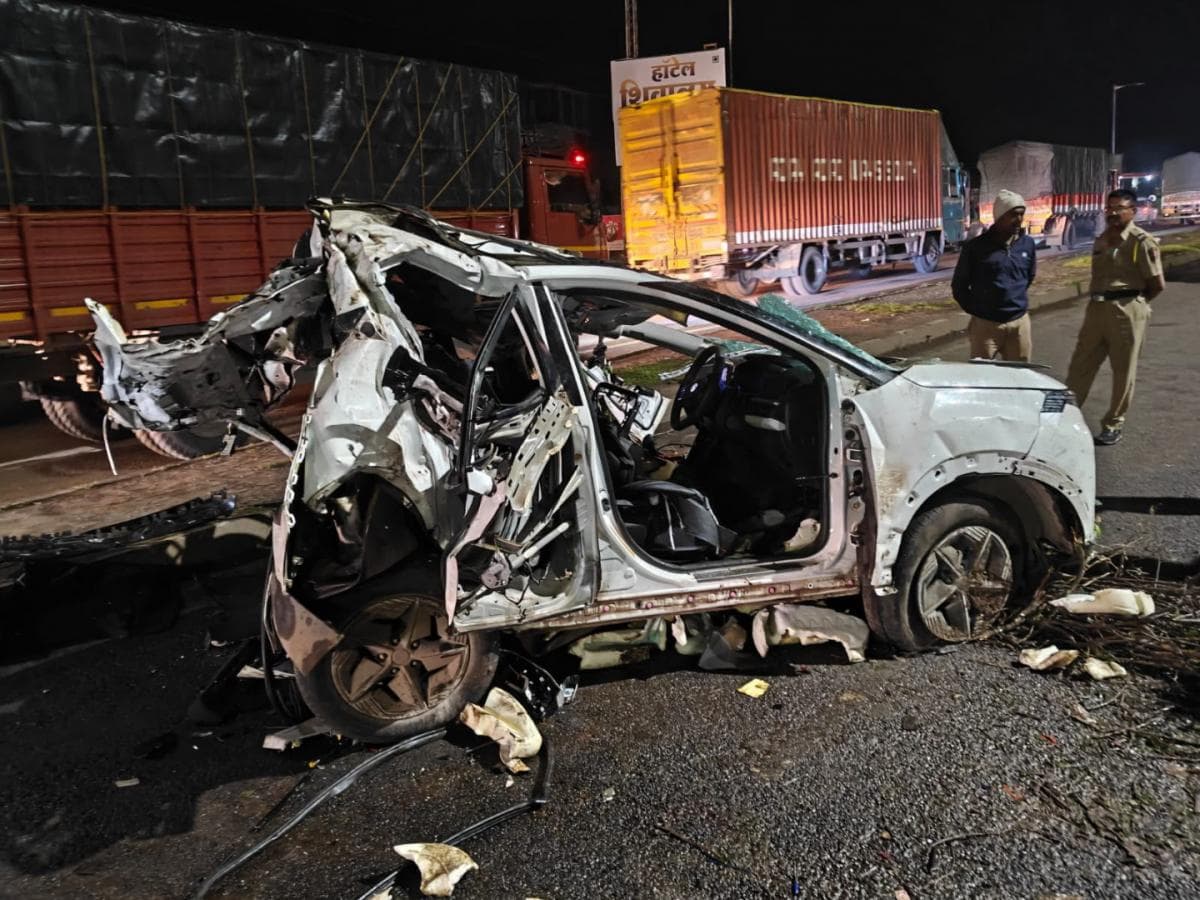 Driver loses control; four youths from Maval die in accident: चालकाचे नियंत्रण सुटले; मावळातील ४ युवकांचा अपघातात मृत्यू
