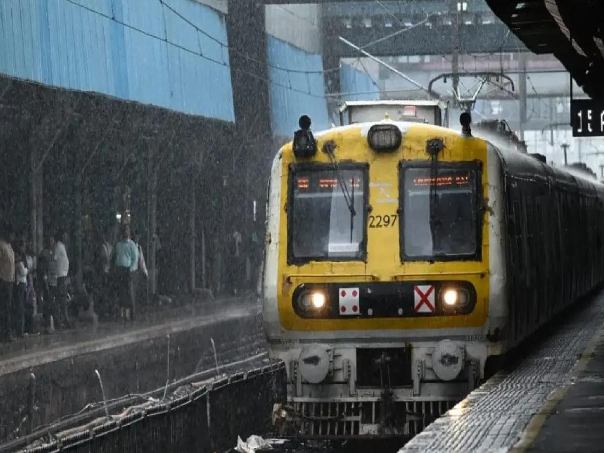 Signal Failure on Western Railway:पश्चिम रेल्वेवर सिग्नल यंत्रणा कोलमडली